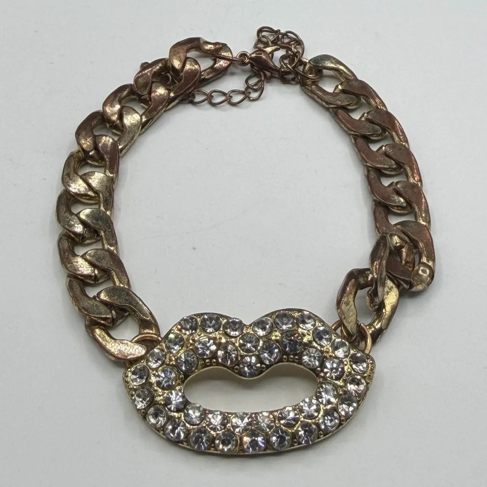 Gold Tone Rhinestone Lips Chunky Curb Chain Bracelet Statement Costume Jewelry